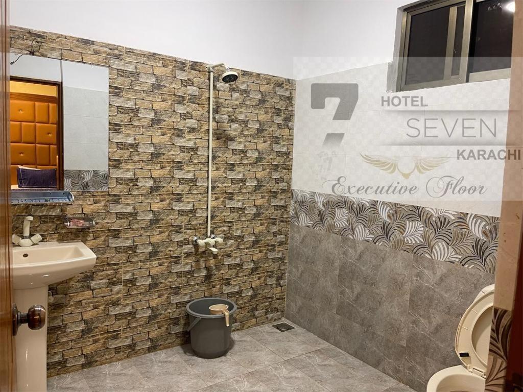 Hotel Seven 7 Karachi Extérieur photo