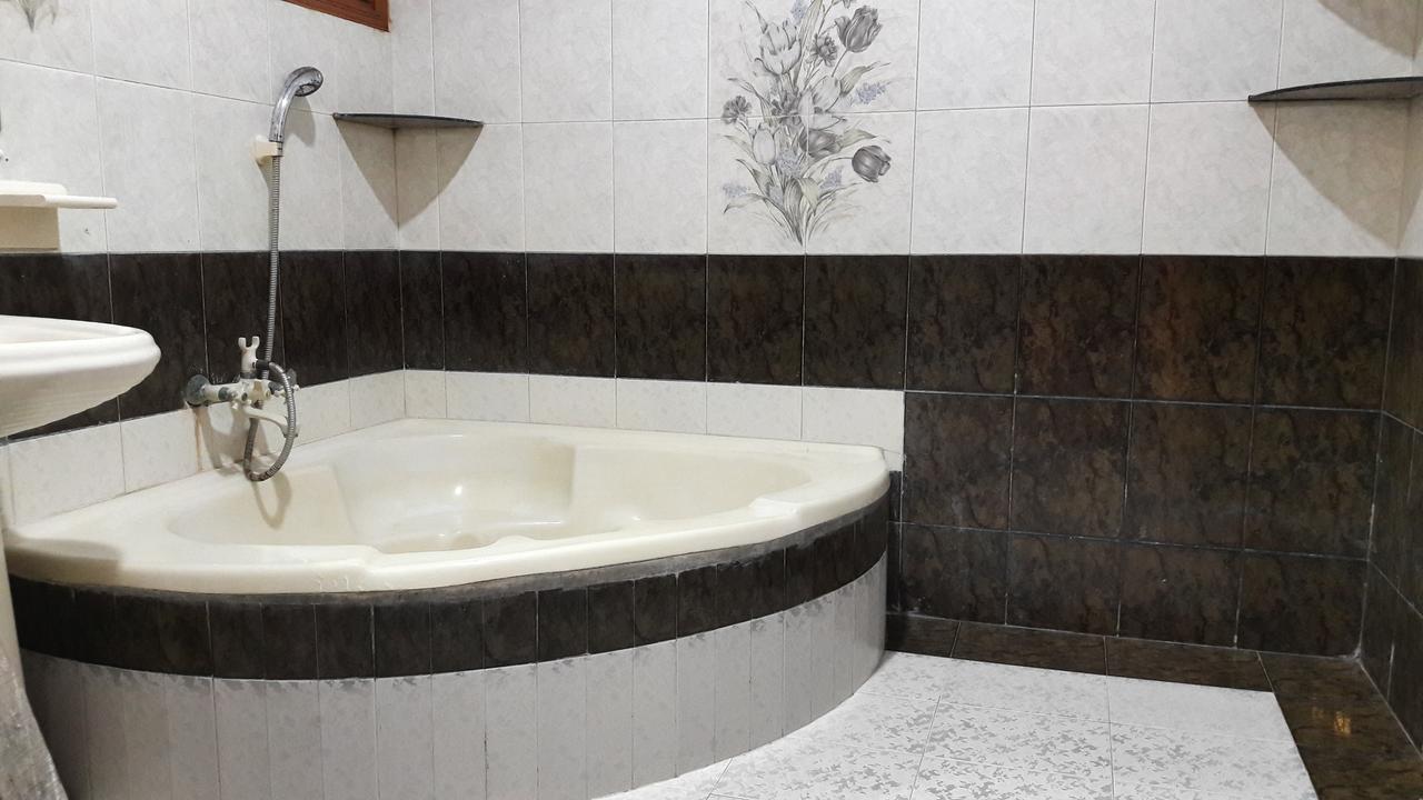 Hotel Seven 7 Karachi Extérieur photo